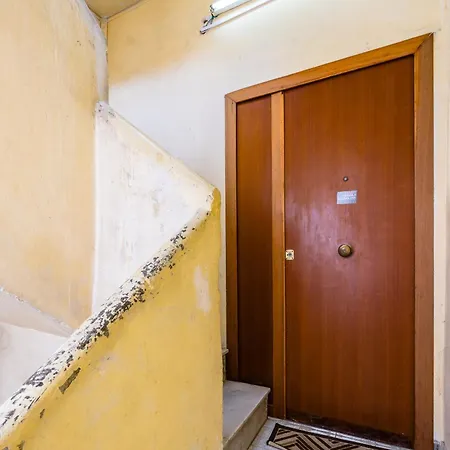 Revolutionary Near Duomo Station * Napoli