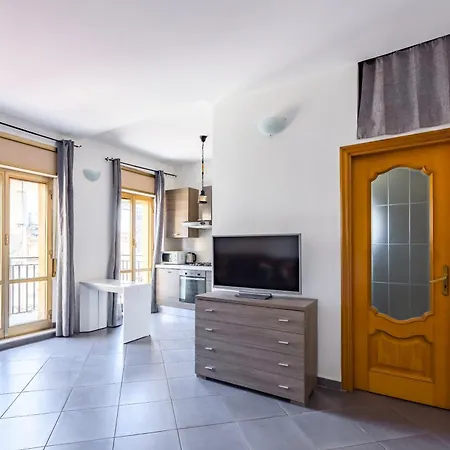 Revolutionary Near Duomo Station Napoli