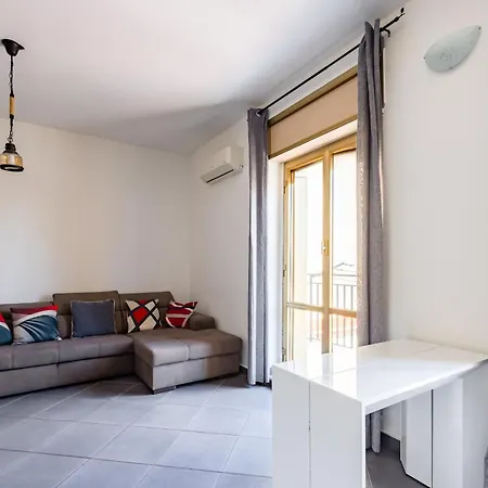 Revolutionary Near Duomo Station Appartamento