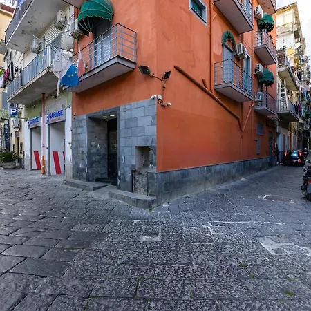 Revolutionary Near Duomo Station Appartamento Napoli