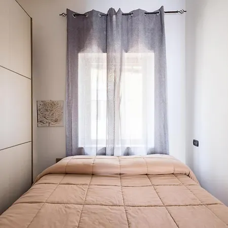 Revolutionary Near Duomo Station Appartamento